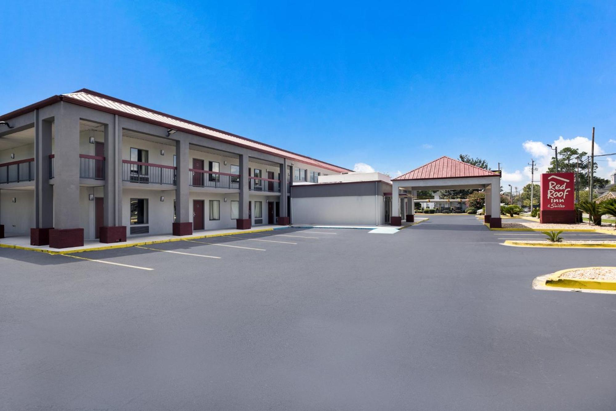 Red Roof Inn & Suites Statesboro - University Exterior photo