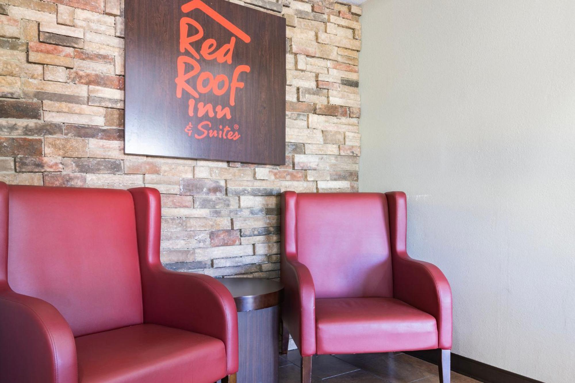 Red Roof Inn & Suites Statesboro - University Exterior photo