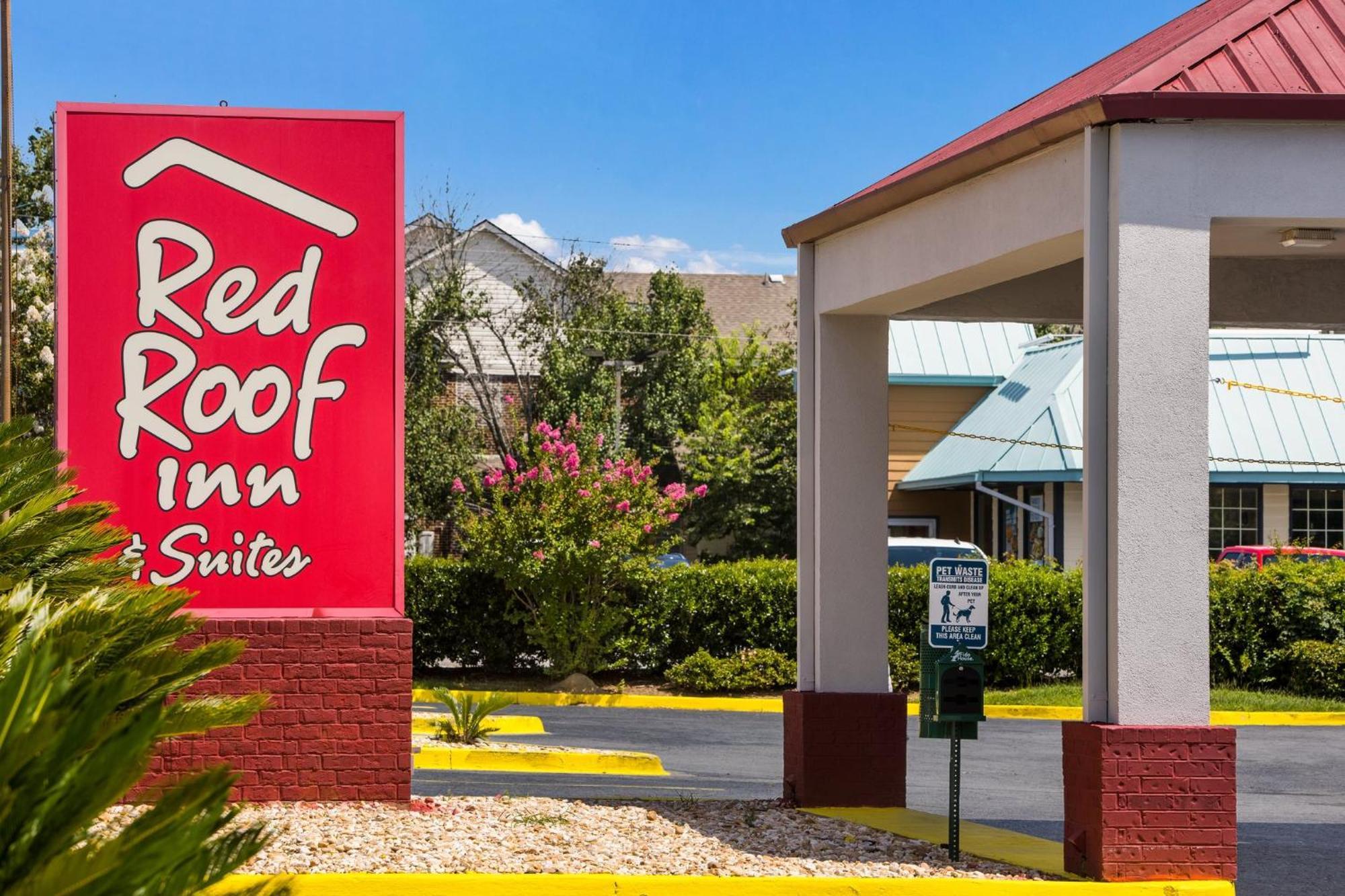 Red Roof Inn & Suites Statesboro - University Exterior photo